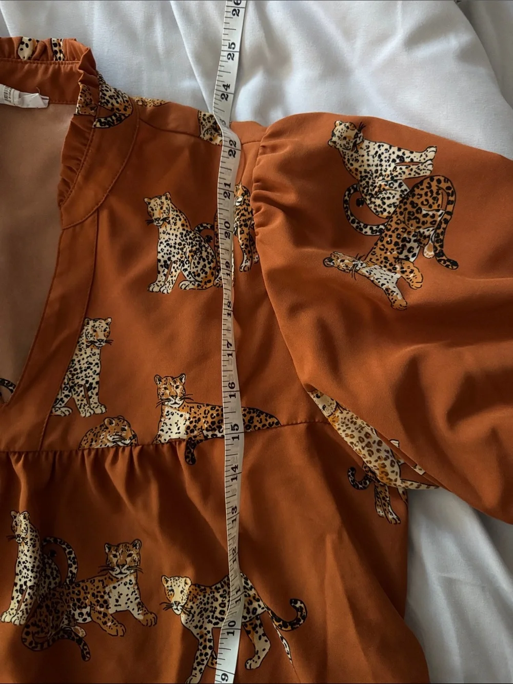 THML | Puff Sleeve Cheetah Top Size M - Picture 9 of 9